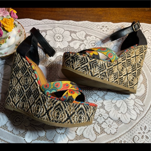 MIA Multicolor Patterned Platform Wedges - Picture 6 of 16